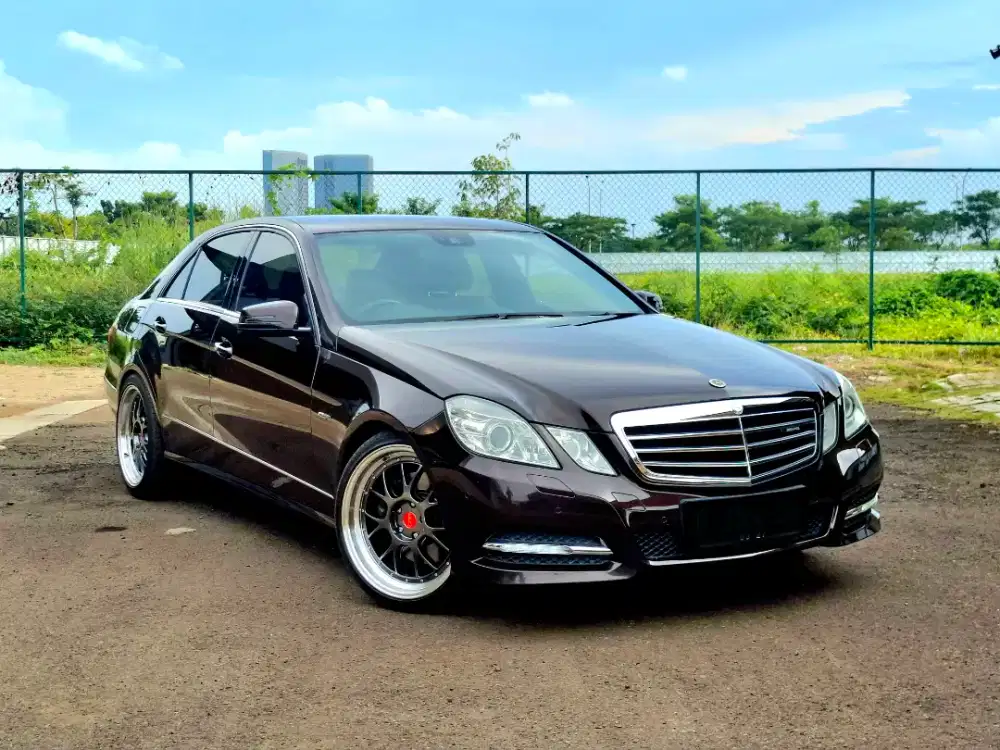 Mercedes-Benz E250 CGI Avantgarde 2011