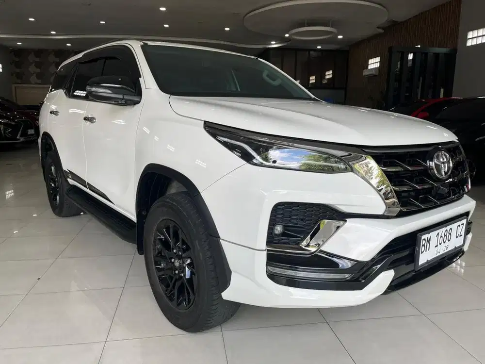 Fortuner VRZ 2.8 GR Sport AT 2022 KM 20 Ribuan