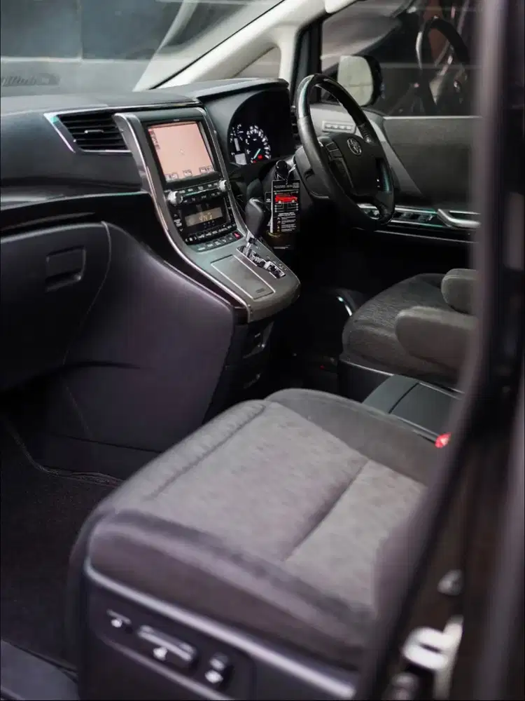 Toyota Vellfire ZG 2.4 CBU Jepang (2014)