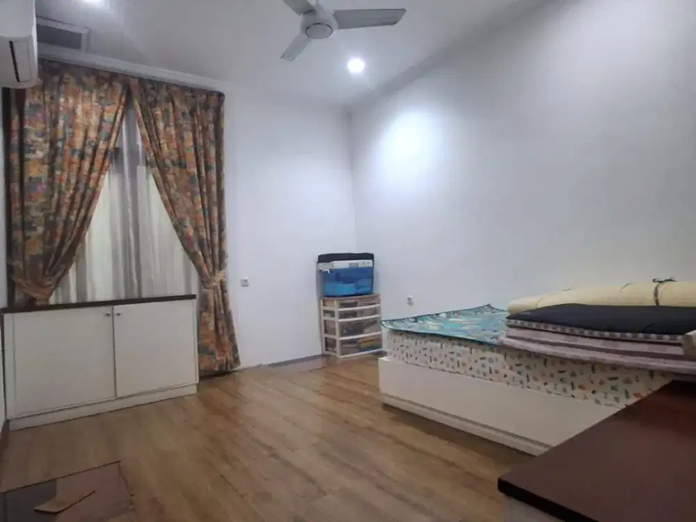 Dijual rumah 2 lantai di Sunter Kirana Raya Jakarta Utara