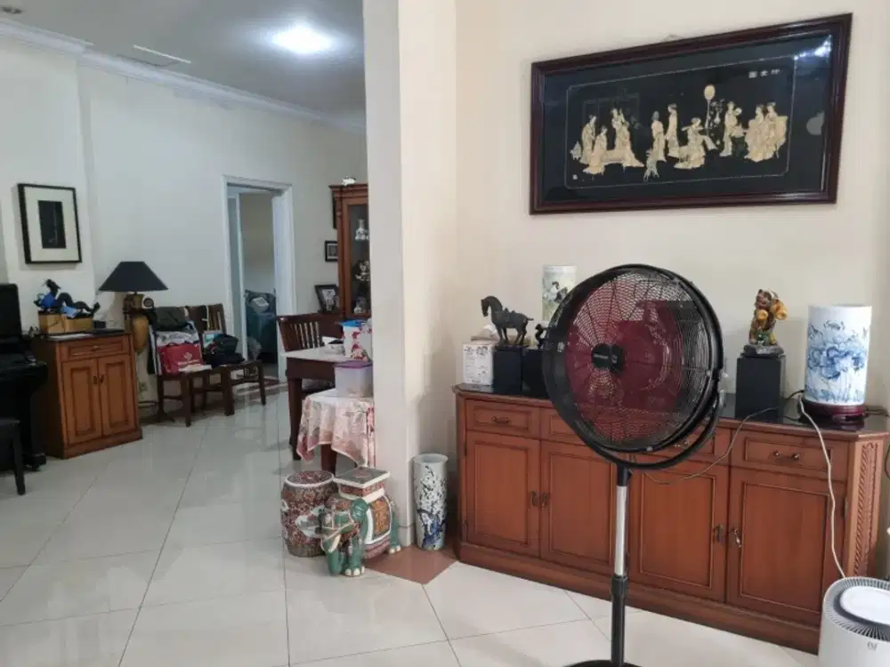 Dijual Rumah 2 lantai di Royal Gading mansion