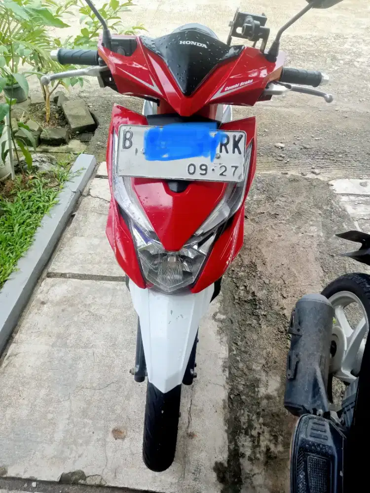 Jual motor Baet tahun 2017 warna merah putih