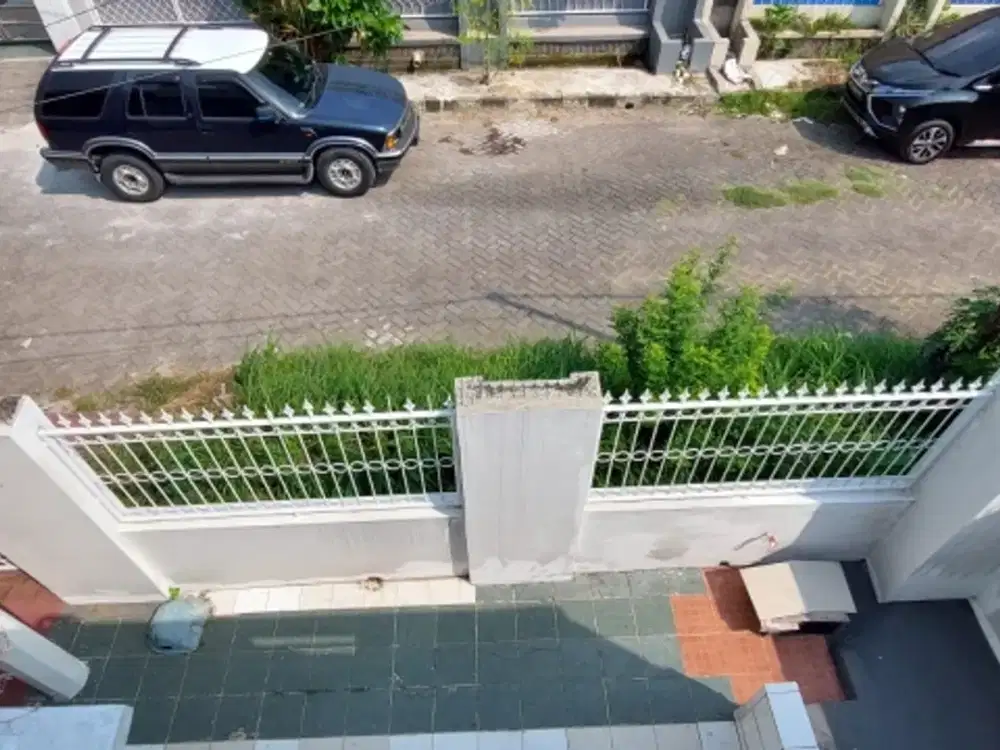 Jual cepat Rumah 2 lantai di Alamanda indah