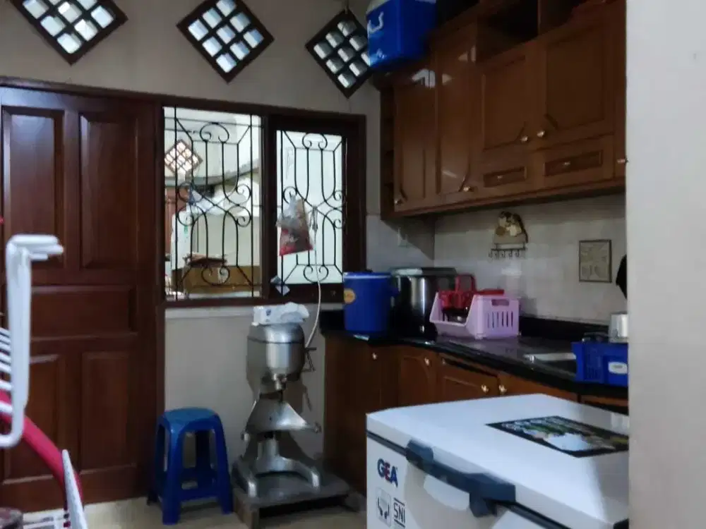 Dijual rumah siap huni 2 lantai di Kemang Pratama 2 Kota Bekasi