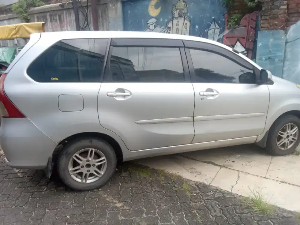 Daihatsu Xenia 1.0 AT 2012  Siap pergi jauh 2012