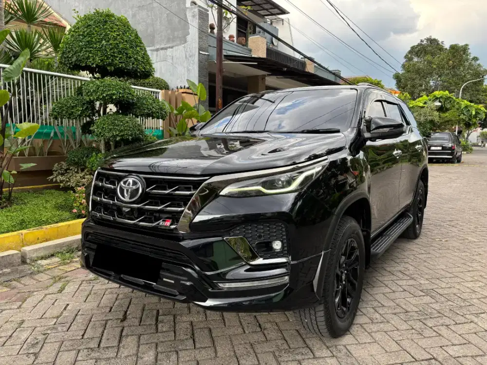 Toyota Fortuner 2.8 gr 2023 matic