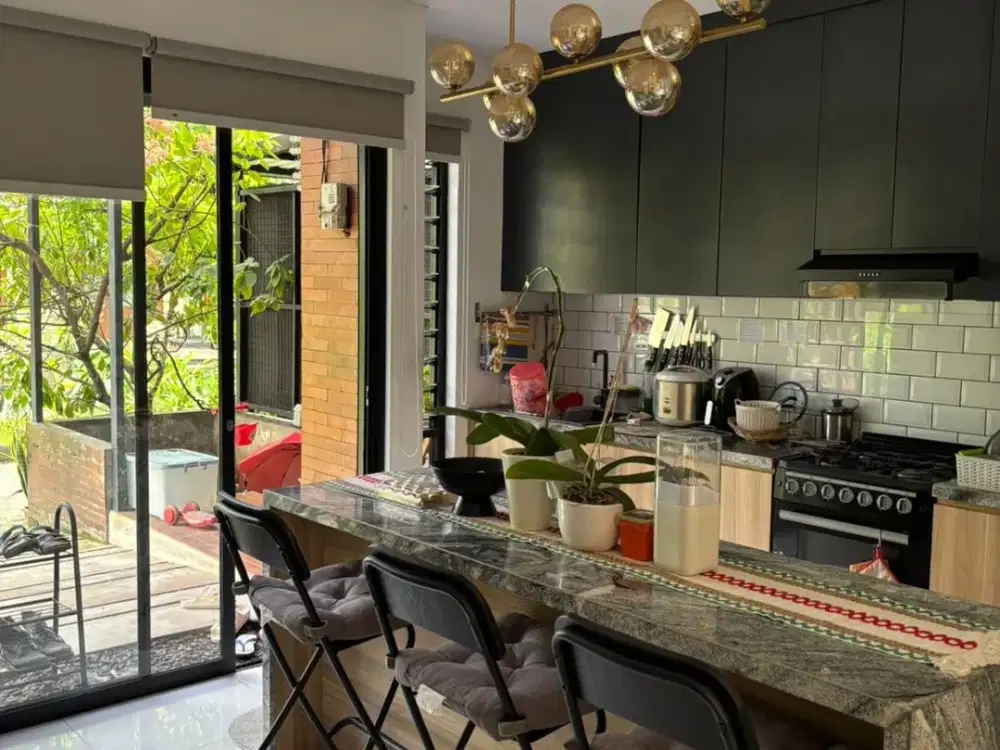 Dijual rumah Full Furnished di Komp Essence Park, Jatibening Baru, Pd Gede, Bekasi