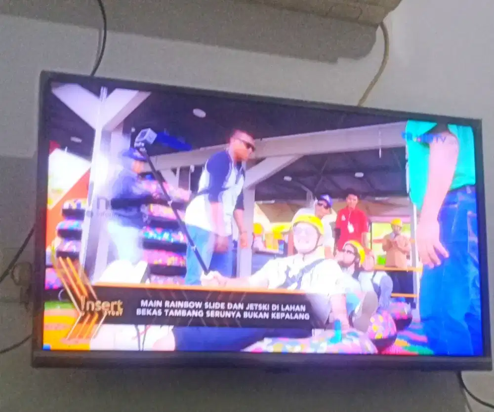 Di jual Tv android changhong 32 inch mulus