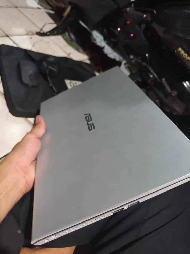 Jual Cepet Laptop Asus Ram 8 gb SSD 500 gb