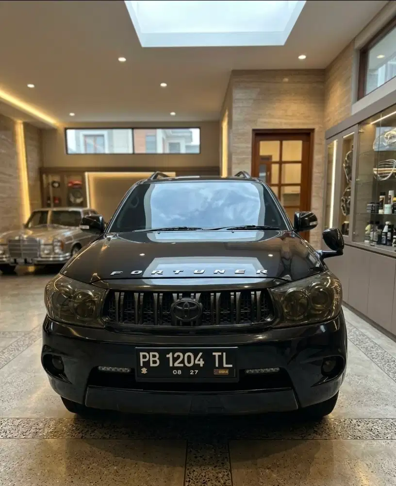 Toyota Fortuner 2011 Bensin