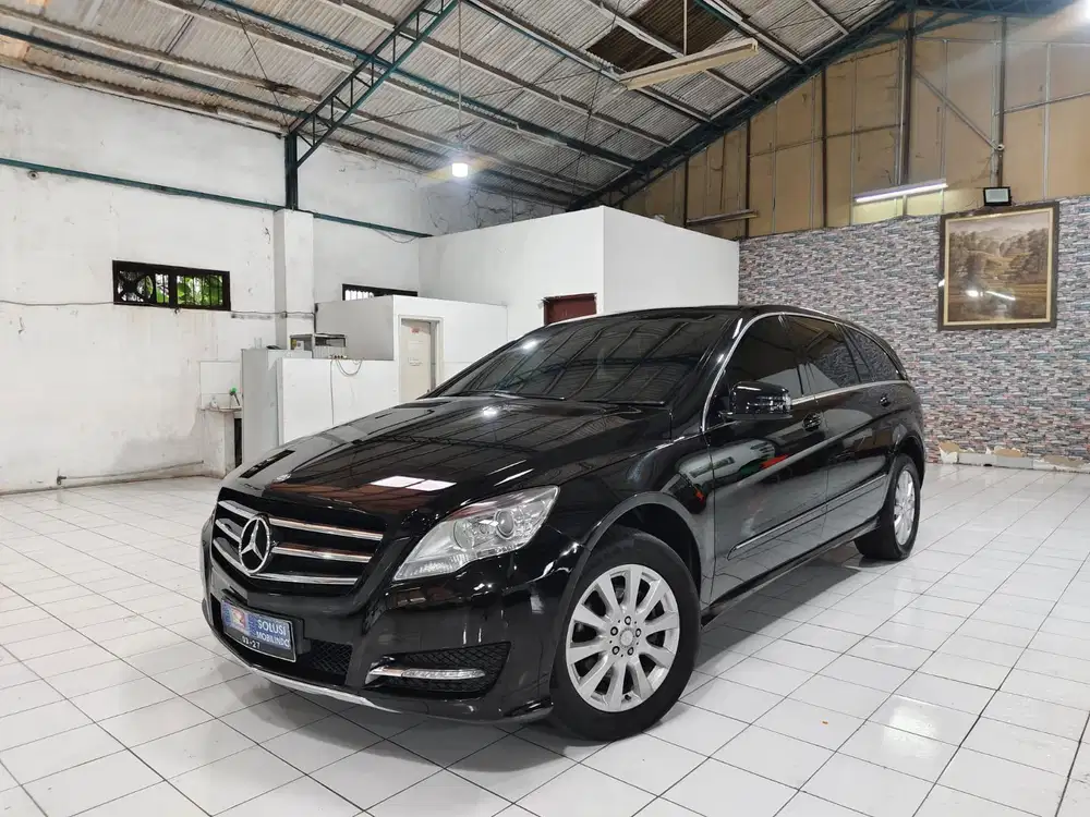 Mercedes Benz R300L Family 3.0 AT 2011 LOW KM 50RB ASLI ISTIMEWA