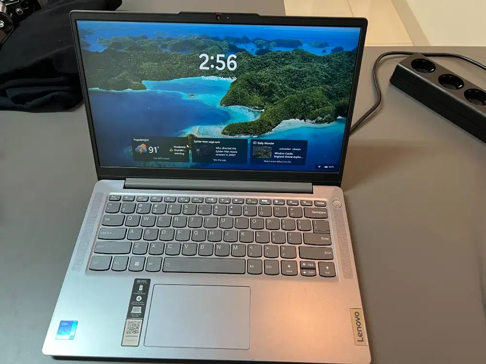 Laptop mulus Lenovo IdeaPad Slim 3 i7-13620H ram 16GB ssd 512GB