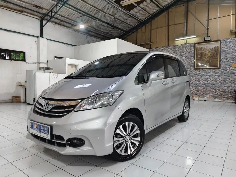 Honda Freed SD AT 2013 Istimewa Ban Tebal Pajak Panjang