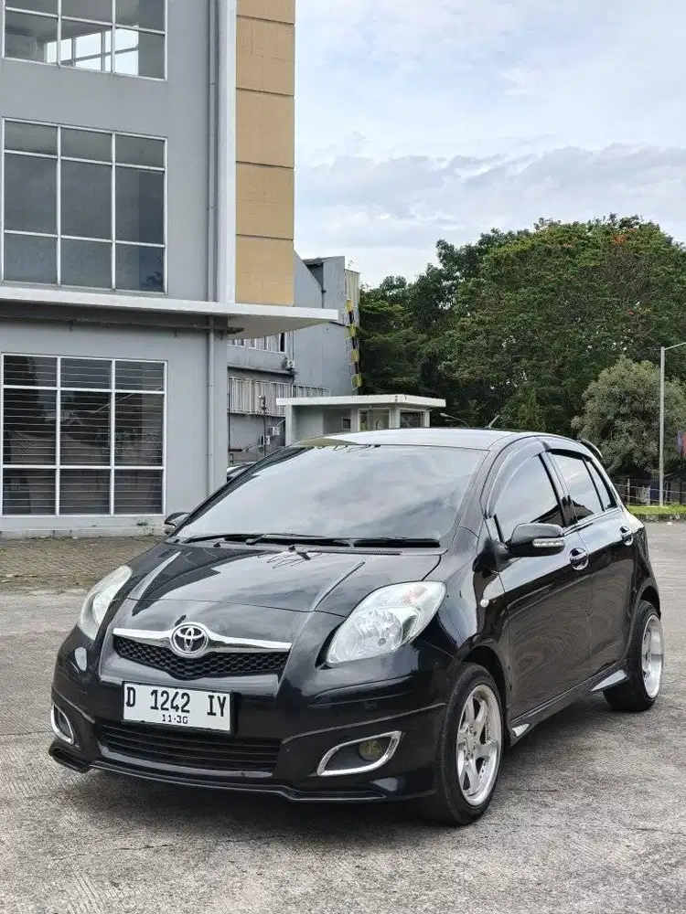Toyota Yaris E m/t 2010 mulus
