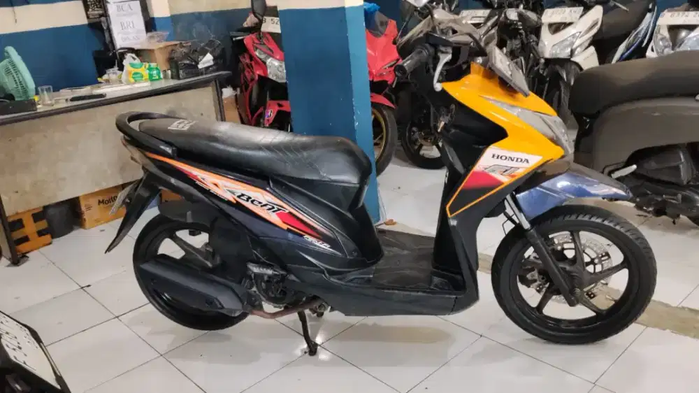 # dijual cepat Honda beat 2014 siap pakai