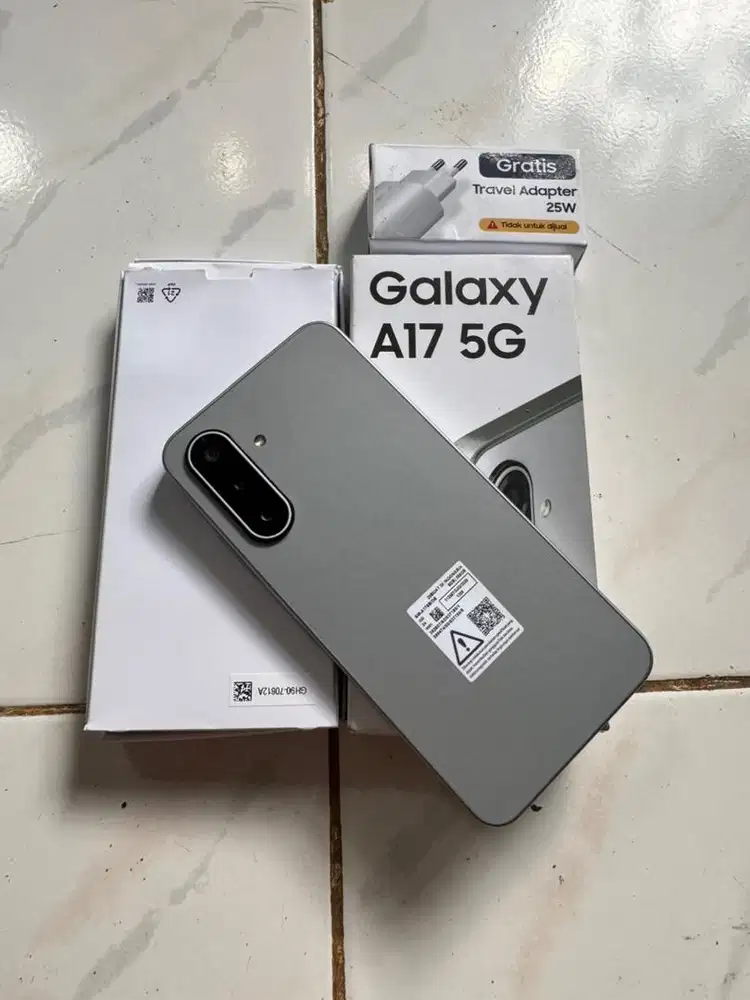 Samsung A17 5G ram 8/256 like new