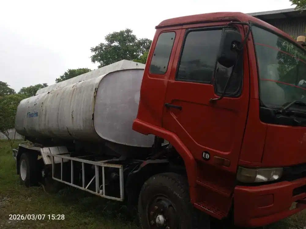 Nissan PK215M Tangki 2009