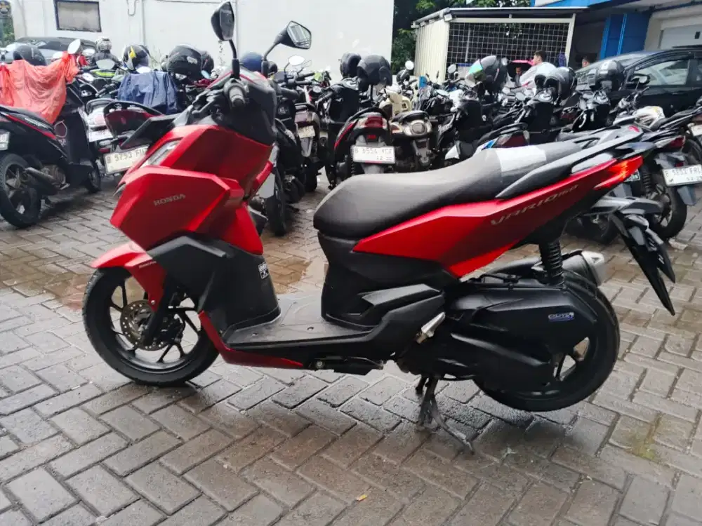 Vario New 160 tahun 2023. Km low