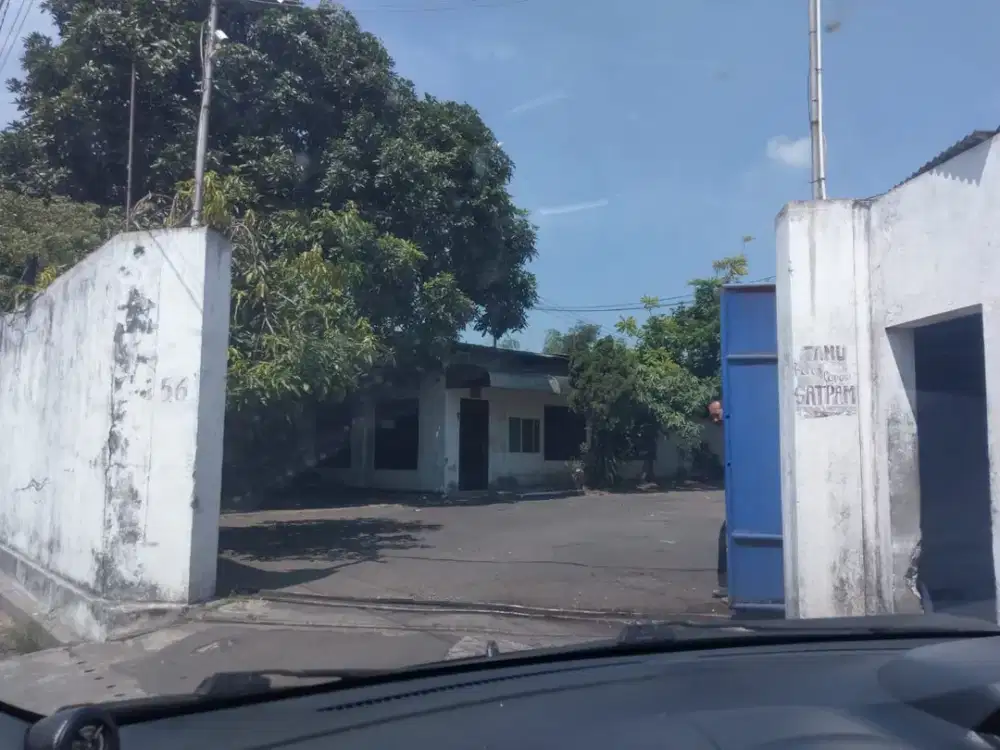 Gudang Bekas Pabrik Area Sawunggaling Jemundo Bentuk Ngantong