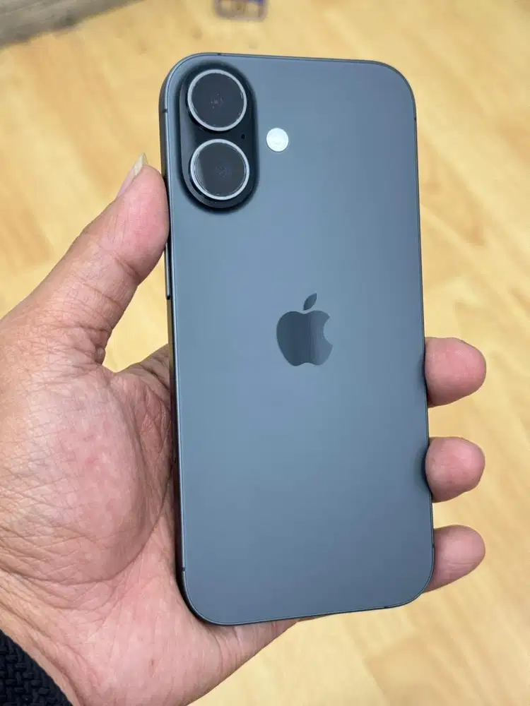 Iphone 17 256Gb Black second resmi ibox bh 100% garansi januari 2027