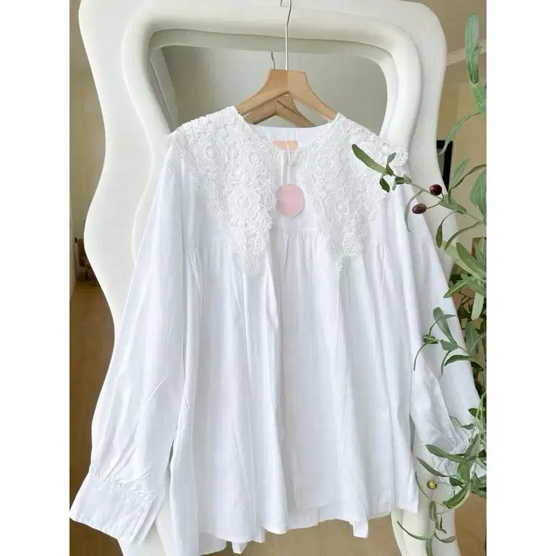 Blouse collar putih