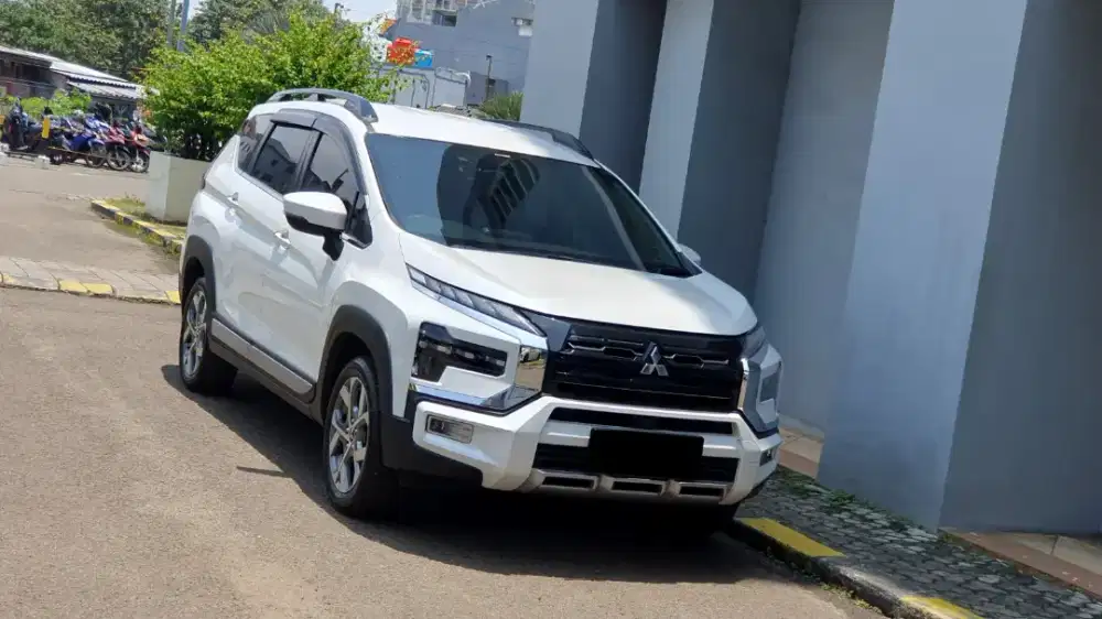 [ LOW KM ] Mitsubishi Xpander Cross Premium Plus 1.5 AT 2023/2024