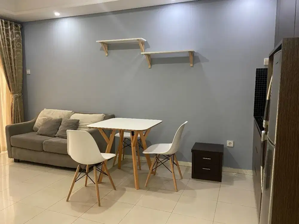 Disewakan Unit Apartemen Royal Mediterania Garden, Tower Lavender, (2BR), View Kolam