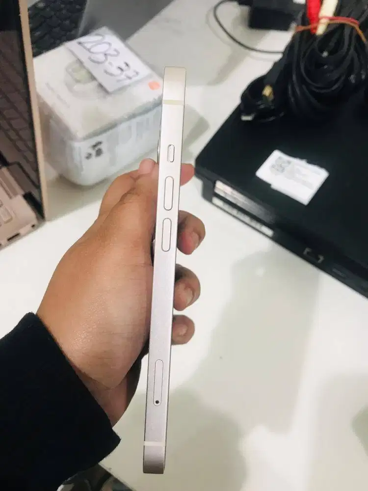 Apple Iphone 13 128 GB Unit Only