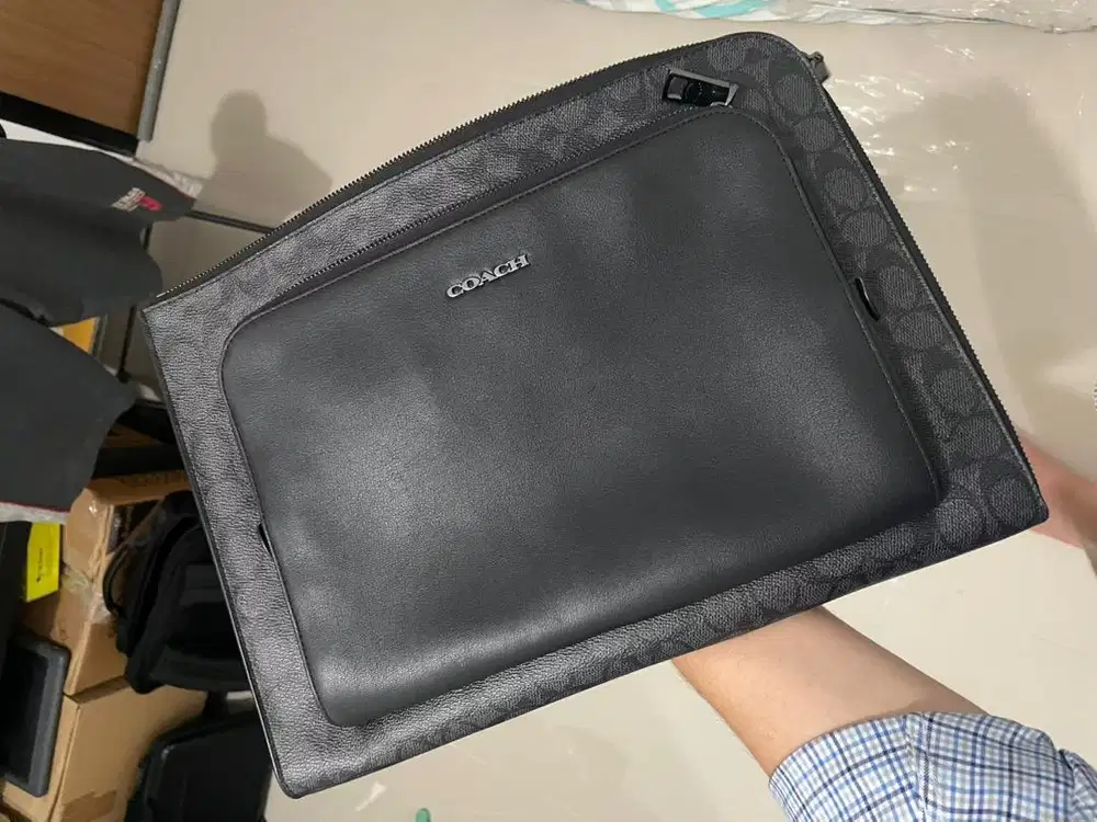 Preloved zip coach ethan portofolio charcoal