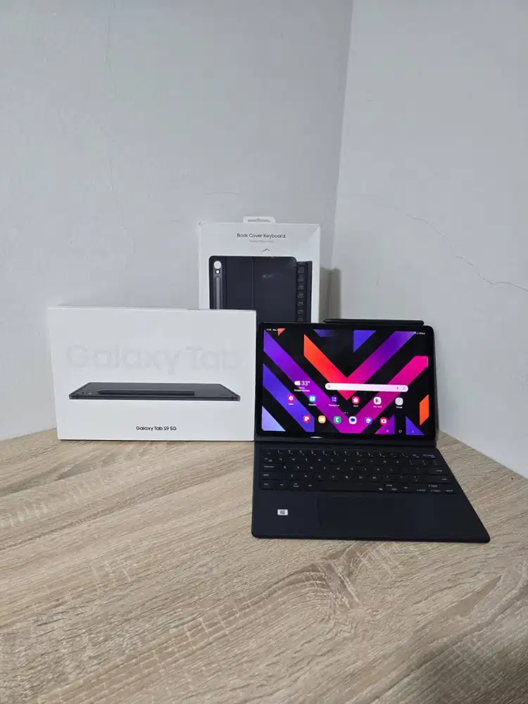 Samsung Galaxy Tab S9 5G SEIN 12/256 + Keyboard Cover Cellular