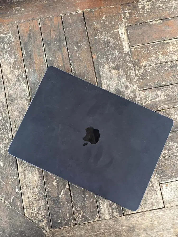 Macbook Air M2 16/256GB resmi iBox CC 4X Mulus Fullset Original