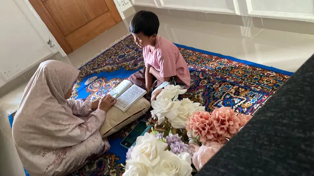 Di cari pengasuh lansia