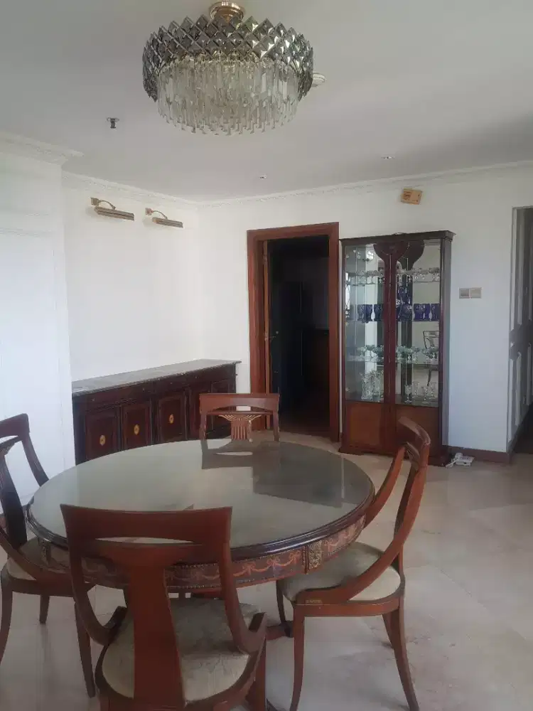 View golf graha family apartement