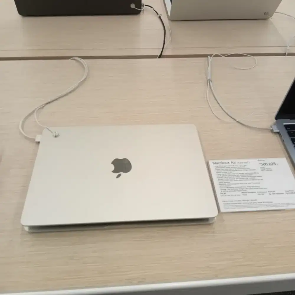 MacBook Air M2 bisa kredit 
Tanpa DP Tanpa biaya admin