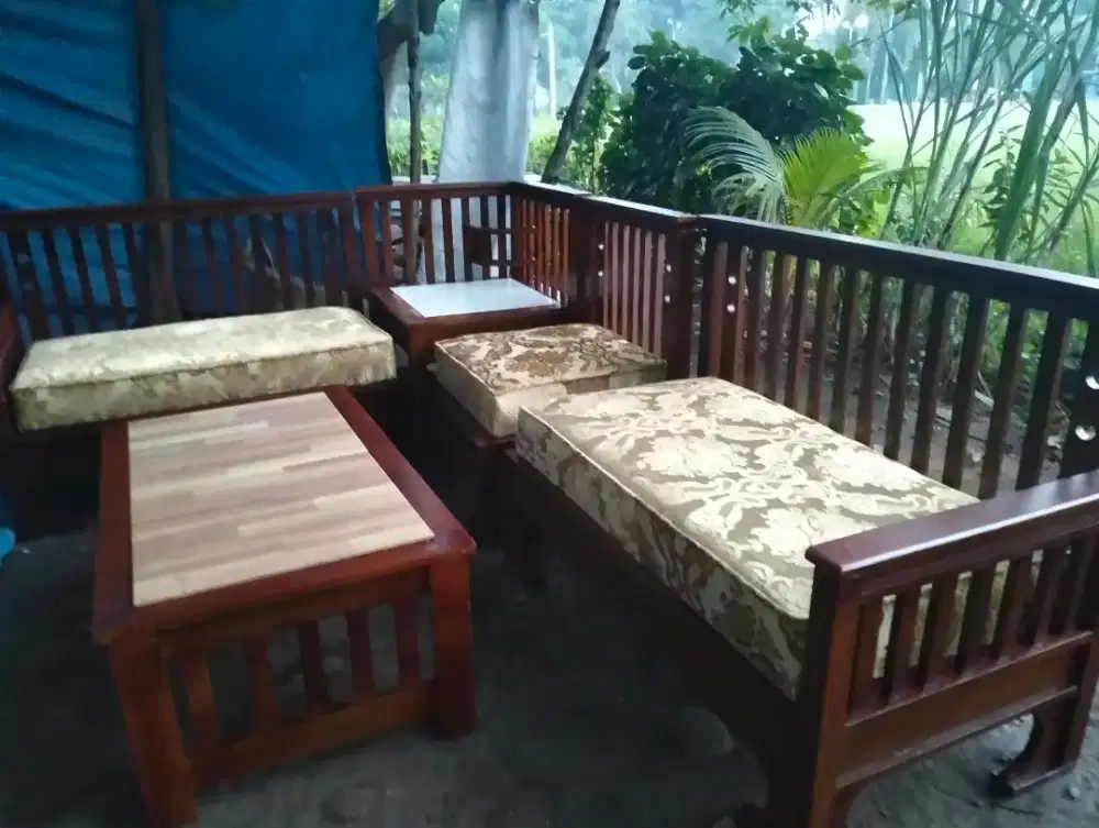 kursi tamu sudut sudah diganti kain baru