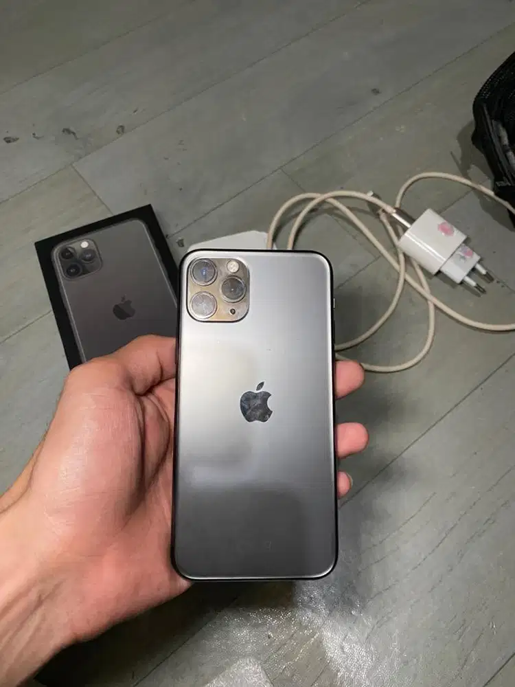 JUAL CEPET AJA YUK!! iphone 11 pro 64gb fullset inter all operator
