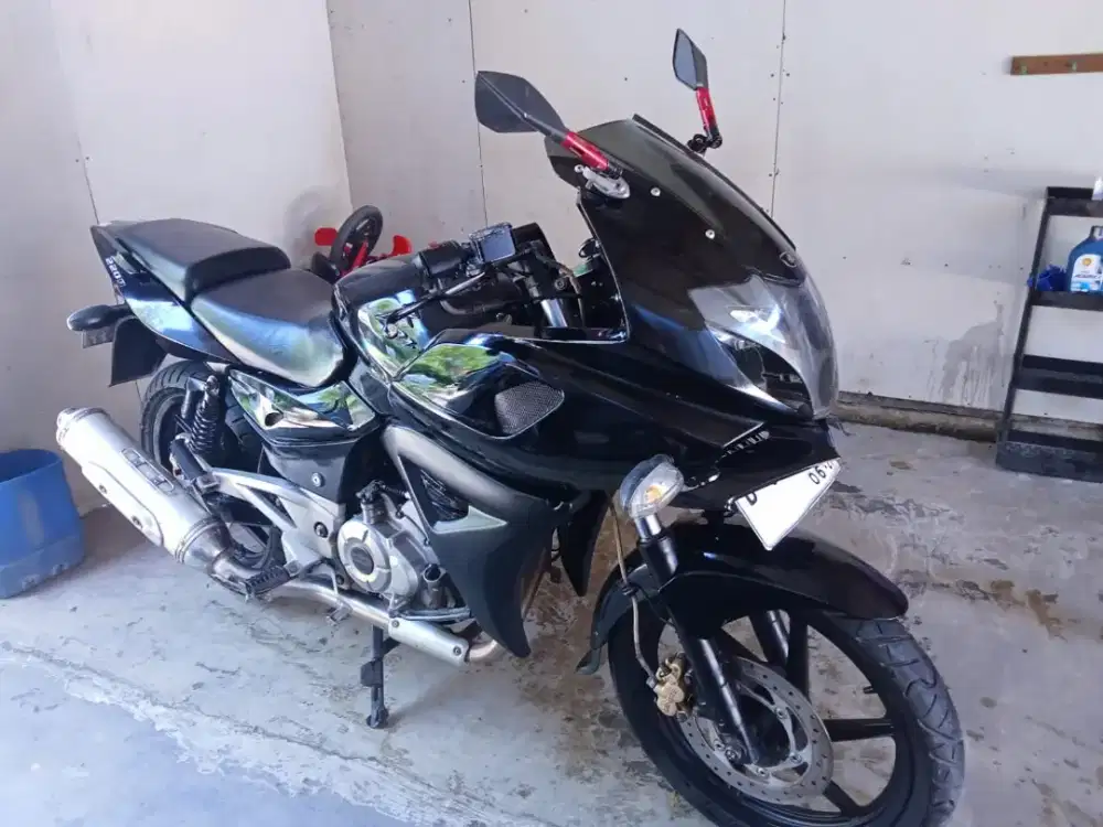 Bajaj Pulsar 220 cc