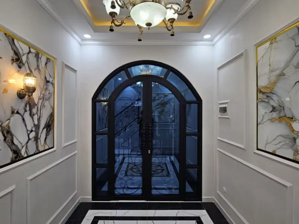 RUMAH BARU 3 LANTAI DEKAT LAPANGAN GOLF di JAGAKARSA JAKARTA SELATAN