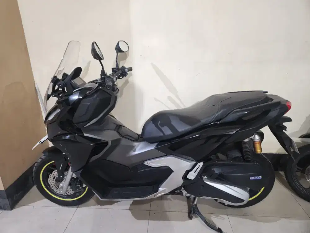 Adv 160 cbs hitam 2024 pajak baru gbm