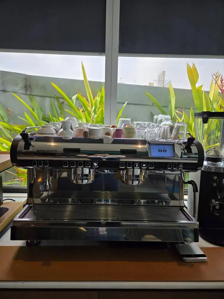 Coffee Machine - Nuova Simonelli Aurelia Wave T3 (2 Group)