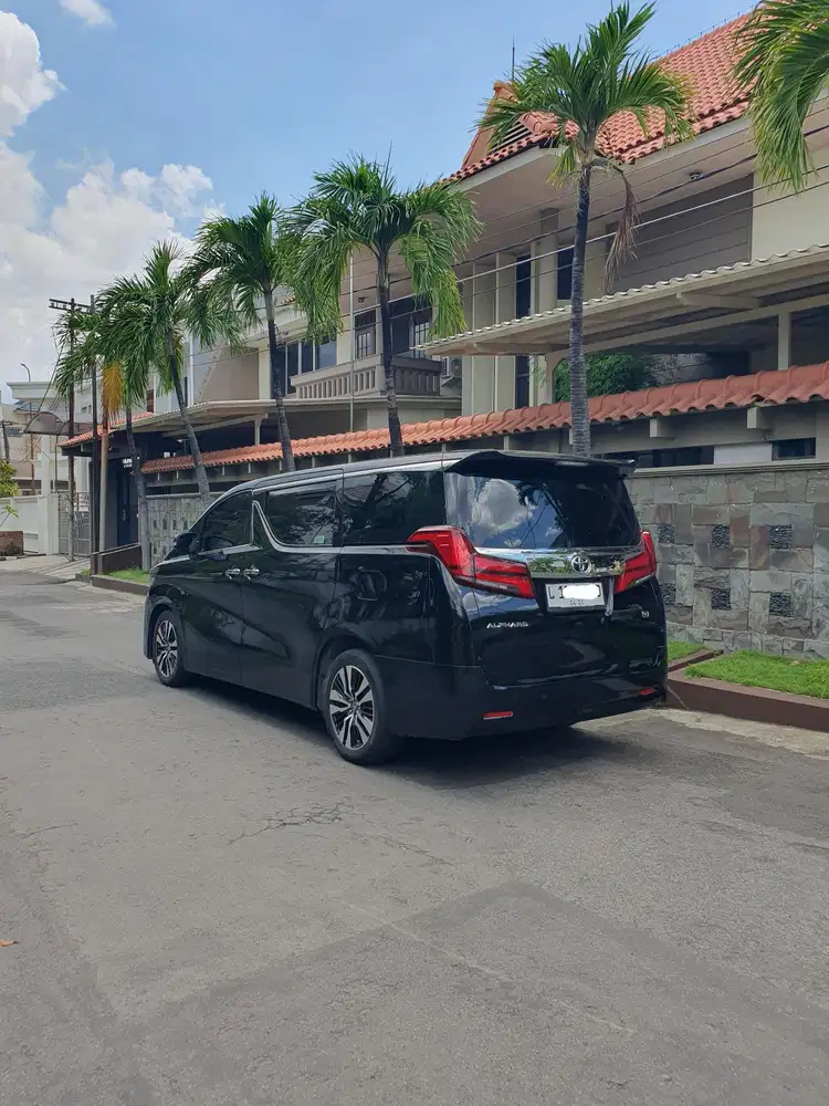 Toyota Alphard 2020 G TSS 2.5 Matic Km 60rb Warna Hitam Plat L