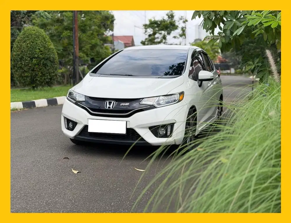 [CASH] Honda Jazz GK5 2014 Facelift White on Red