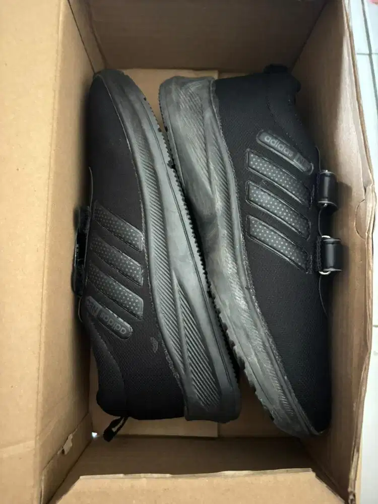 sepatu sekolah adidas new