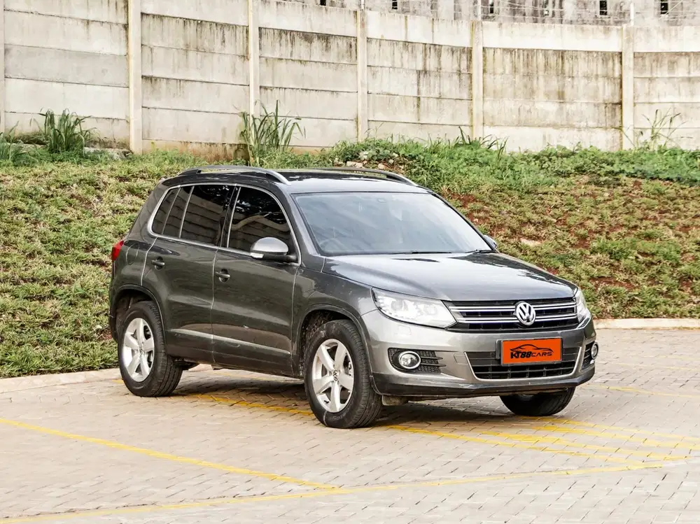 VW TIGUAN 1.4 TSI AT (HIGHLINE)
TH 2016 ( nik 2015 )