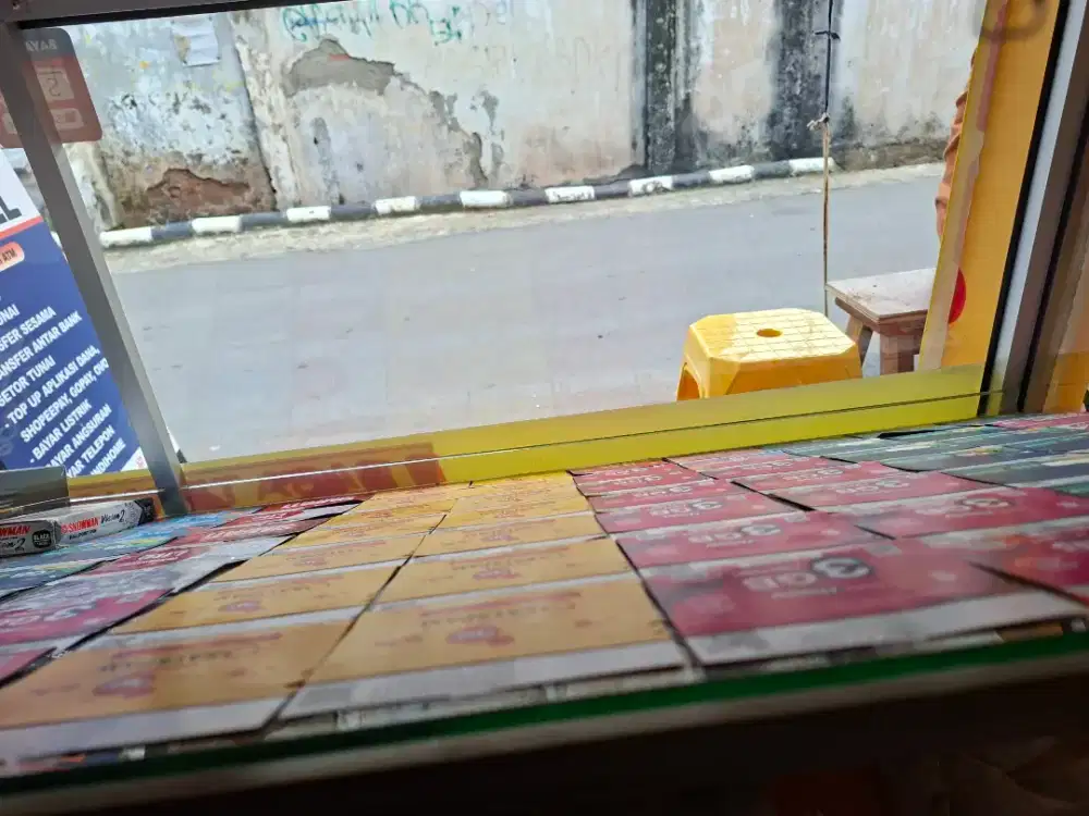 Butuh karyawati usia 19 - 25thn buat jaga toko konter pulsa,hp,