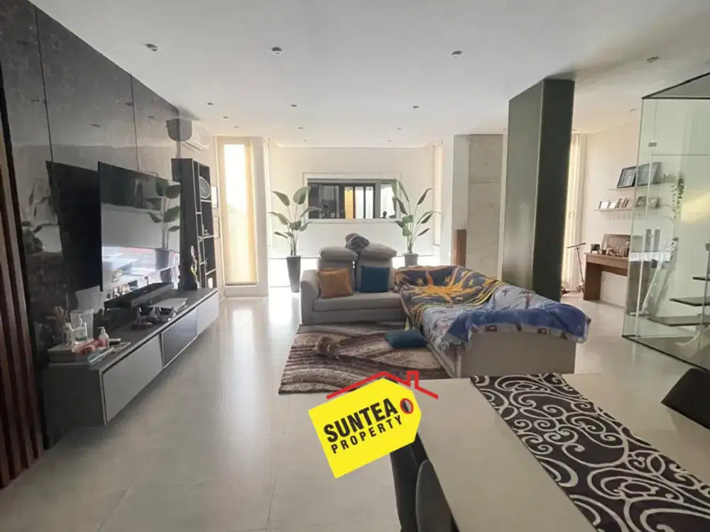 Dijual Rumah Bagus Mewah Elegan Dilengkapi Dengan Kolam Renang Pribadi di Pondok Betung (im)