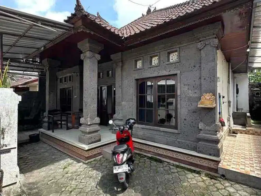 Rumah Look Bali Dengan 3 Kamar Lantai 1 di Brawa