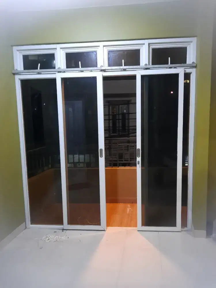 Siap menerima pembuatan kusen pintu dan jendela aluminium