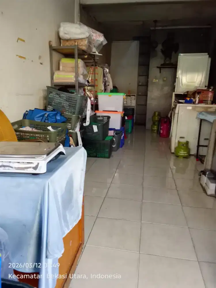 Karyawan Laundry Bagian Setrika