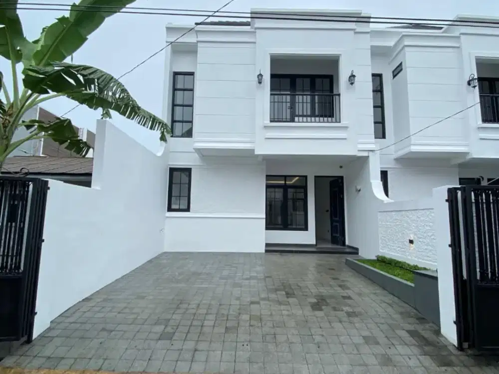 RUMAH BARU SIAP HUNI DALAM KOMPLEK STRATEGIS di PONDOK BAMBU JAKARTA TIMUR